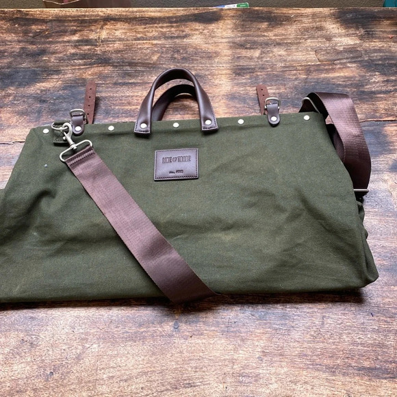 Line of Trade weekender bag olive green canvas w/ brown leather & nylon straps - Picture 6 of 16